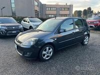 Usata Ford Fiesta Titanium 75 CV (55 kW) 2007 Grigio Utilitaria