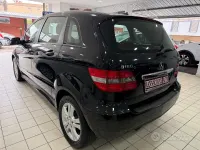 Usata Mercedes B180 Premium 109 CV (80 kW) 2011 Nero Utilitaria