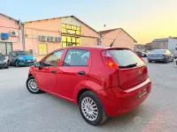 Usata Fiat Punto Lounge 69 CV (50 kW) 2015 Rosso Utilitaria