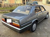 Usata Alfa Romeo 90 1985 Grigio Berlina