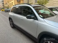 Usata Mercedes GLB200 150 CV (110 kW) 2020 Grigio SUV