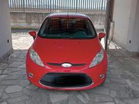 Usata Ford Fiesta 96 CV (70 kW) 2010 Rosso Utilitaria