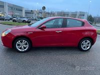 Usata Alfa Romeo Giulietta Distinctive 120 CV (88 kW) 2015 Rosso Berlina