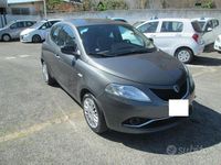 Usata Lancia Ypsilon Gold 69 CV (50 kW) 2017 Grigio scuro metallizzato Utilitaria