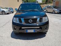 Second-hand Nissan Navara 190 CP (139 kW) 2012 Negru Pickup