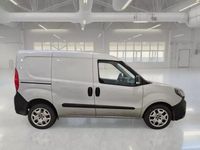 Usata Fiat Doblò Lounge 120 CV (88 kW) 2021 Bianco Monovolume