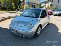 Usata VW New Beetle 101 CV (74 kW) 2004 Grigio Utilitaria