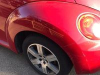 Usata VW New Beetle 105 CV (77 kW) 2006 Rosso Utilitaria