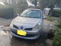 Usata Renault Clio III LE 75 CV (55 kW) 2007 Argento Berlina