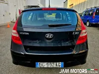 Usata Hyundai i30 Comfort 109 CV (80 kW) 2010 Nero metallizzato Utilitaria