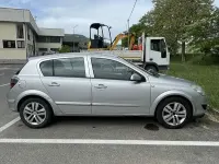 Usata Opel Astra Cosmo 101 CV (74 kW) 2009 Berlina