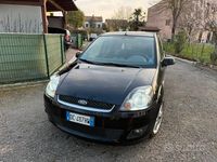 Usata Ford Fiesta 68 CV (50 kW) 2006 Nero Utilitaria
