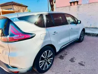 Usata Renault Espace Initiale 160 CV (117 kW) 2017 Grigio Monovolume