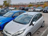 Usata Ford Fiesta 68 CV (50 kW) 2012 Grigio Utilitaria
