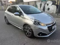 Usata Peugeot 208 GT-line 110 CV (80 kW) 2015 Grigio Utilitaria