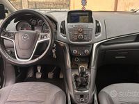 Usata Opel Zafira 130 CV (95 kW) 2013 Nero Monovolume