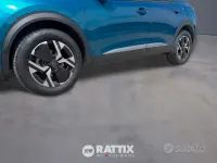 Usata Peugeot 2008 Allure 131 CV (96 kW) 2025 Blu SUV