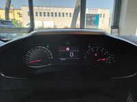 Usata Peugeot 2008 Allure 100 CV (73 kW) 2023 Grigio SUV