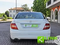 Usata Mercedes C220 Elegance 170 CV (125 kW) 2011 Bianco Berlina