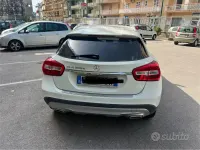 Usata Mercedes GLA200 136 CV (100 kW) 2016 Bianco SUV