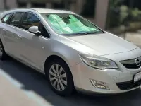 Usata Opel Astra Cosmo 110 CV (80 kW) 2012 Argento Station wagon