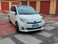 usata Toyota Verso-S TETTO PANORAMICO