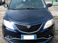 Usata Lancia Ypsilon 69 CV (50 kW) 2015 Blu Utilitaria