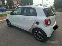 Usata Smart ForFour 70 CV (51 kW) 2015 Bianco Utilitaria