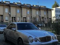 Usata Mercedes E220 Elegance 143 CV (105 kW) 2001 Berlina