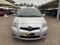 Usata Toyota Yaris Sol 100 CV (73 kW) 2009 Grigio Utilitaria