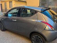 Usata Lancia Ypsilon 69 CV (50 kW) 2023 Grigio Utilitaria
