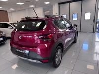 Usata Dacia Sandero Essentiel 101 CV (74 kW) 2022 Rosso Berlina