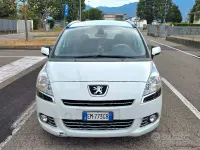 Usata Peugeot 5008 115 CV (84 kW) 2012 Bianco Monovolume