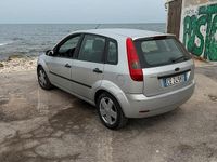 Usata Ford Fiesta 75 CV (55 kW) 2003 Grigio Utilitaria
