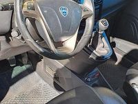 Usata Lancia Ypsilon Platinum 69 CV (50 kW) 2016 Blu/azzurro Utilitaria