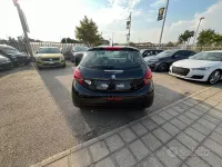 Usata Peugeot 208 Active 68 CV (50 kW) 2019 Nero Utilitaria