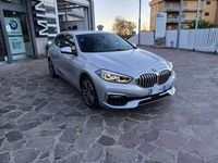 Usata BMW 120 Luxury Line 190 CV (139 kW) 2019 Argento Utilitaria