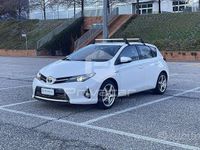 Usata Toyota Auris Hybrid Lounge 99 CV (72 kW) 2014 Bianco Utilitaria