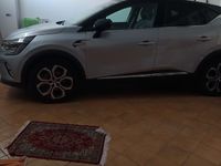 Usata Renault Captur 143 CV (105 kW) 2022 Grigio SUV