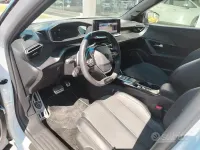 Usata Peugeot 2008 GT 130 CV (95 kW) 2024 Bianco SUV
