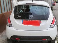 Usata Lancia Ypsilon 69 CV (50 kW) 2014 Bianco Utilitaria