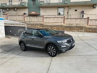 Usata VW T-Roc Style 150 CV (110 kW) 2019 Grigio SUV