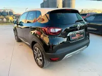 Usata Renault Captur 110 CV (80 kW) 2018 Nero SUV