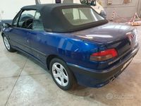 Usata Peugeot 306 Cabriolet 132 CV (97 kW) 1998 Blu Cabrio