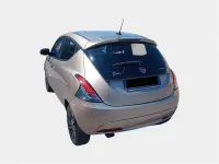 Usata Lancia Ypsilon Gold 70 CV (51 kW) 2020 Oro