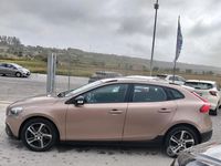 Usata Volvo V40 Summum 116 CV (85 kW) 2015 Arancione SUV