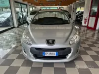Usata Peugeot 308 Business-Line 93 CV (68 kW) 2013 Grigio Berlina