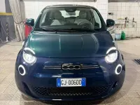 Usata Fiat 500e La Prima 42 kW (58 CV) 2022 Blu/azzurro Utilitaria