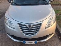 Usata Lancia Ypsilon Gold 69 CV (50 kW) 2015 Grigio Utilitaria