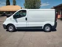 Usata Renault Trafic 114 CV (83 kW) 2009 Bianco Monovolume